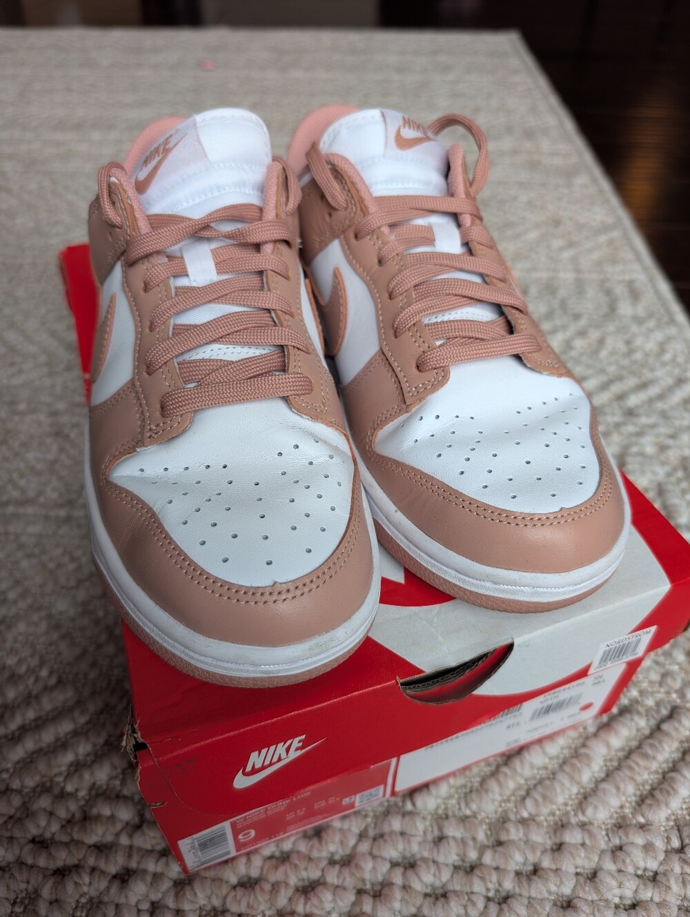 Nike Dunk Low - Picture 5 of 9